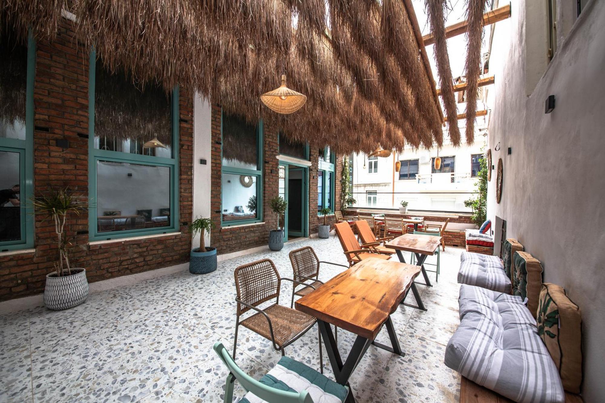 Vega 43 Hostel Sarandë
